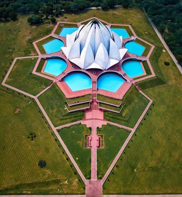 Delhi Luxury India Tour