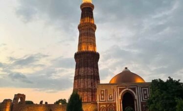 Luxury Golden Triangle with Varanasi & Ranthambore Tour