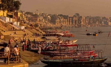 Golden Triangle with Varanasi Luxury Tours in India