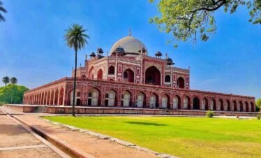 Golden Triangle with Amritsar & Varanasi Tours