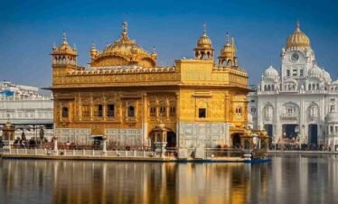 Luxury Tour Golden Triangle with Amritsar & Varanasi