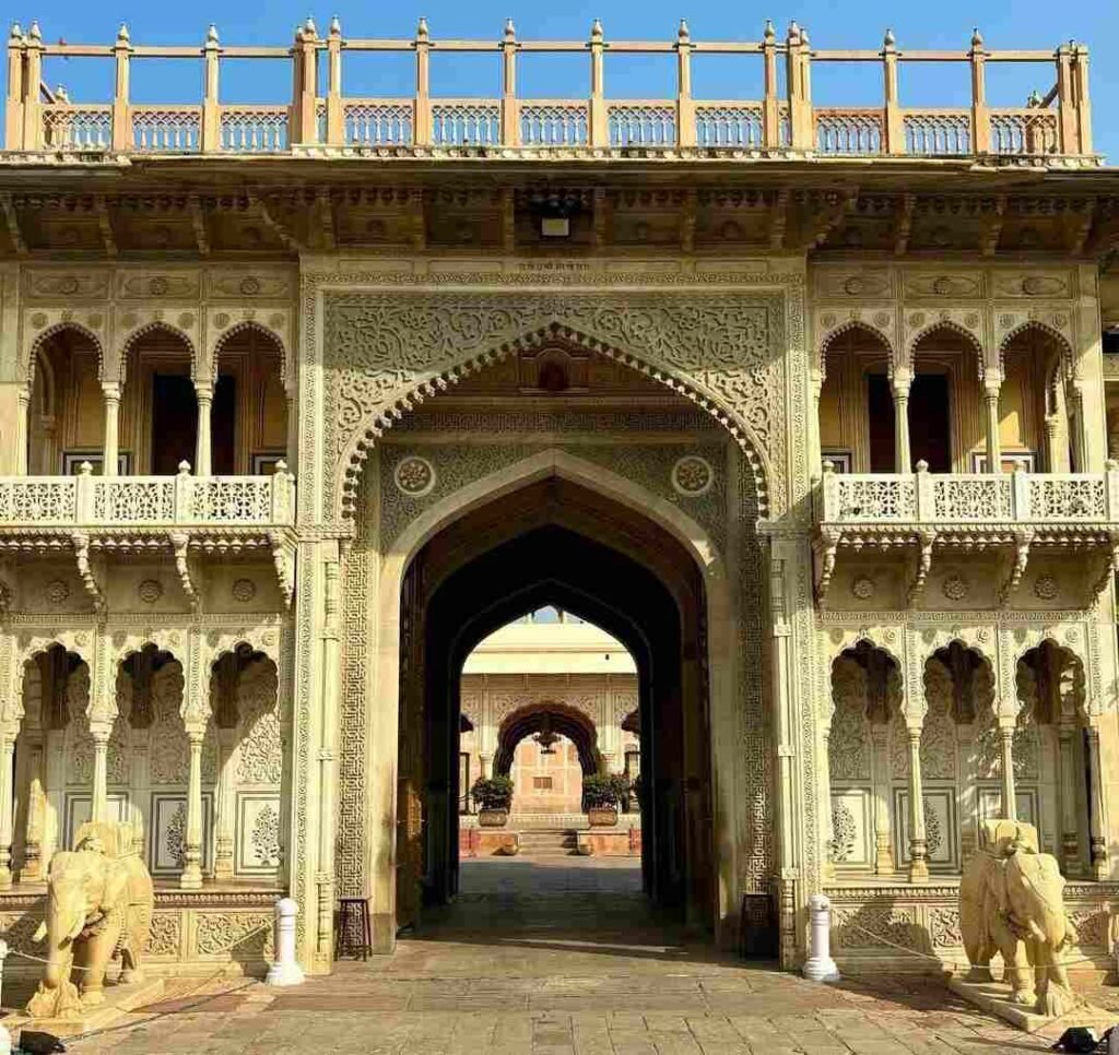 City Palace Jaipur – Royal residence and museum on Golden Triangle tour